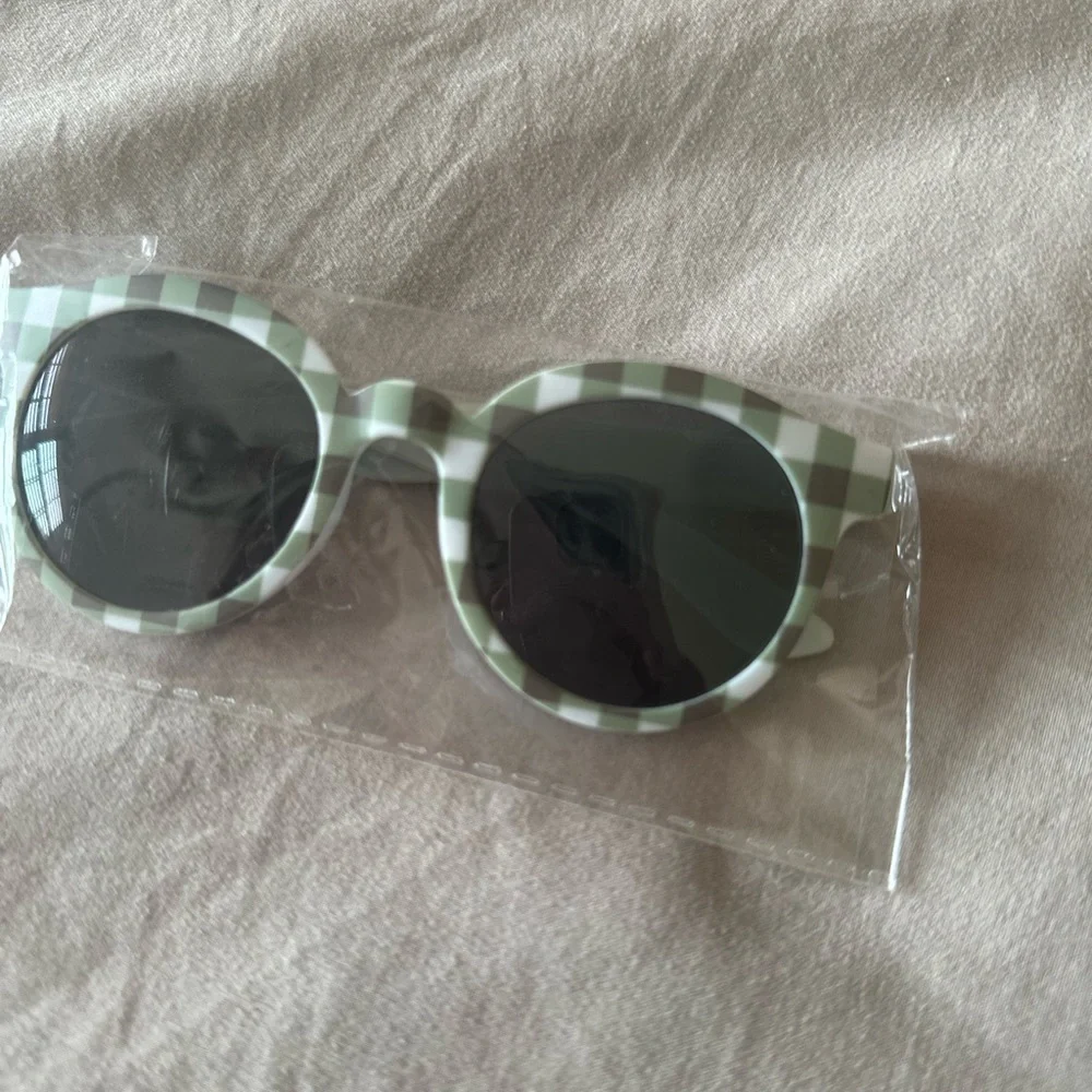 NIP Toddler Sunglasses New Baby Girl Boy Neutral Fun Shades